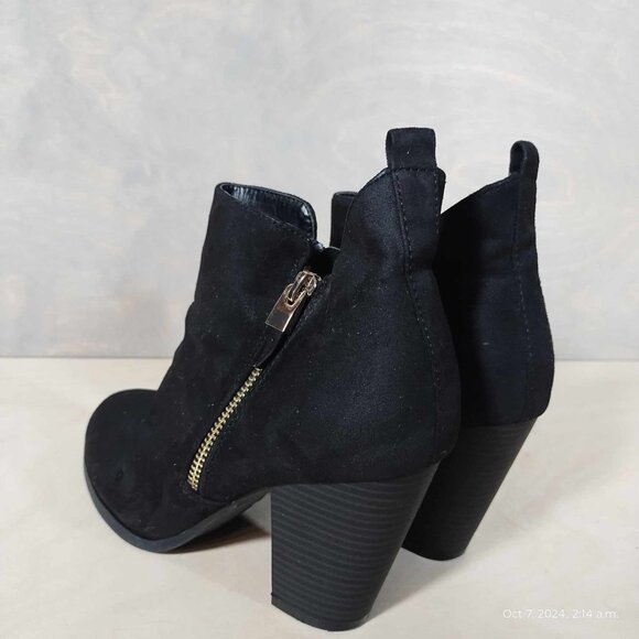 Call it Spring Heeled boot jet black ankle bootie with gold zippers curved toe - Picture 4 of 10